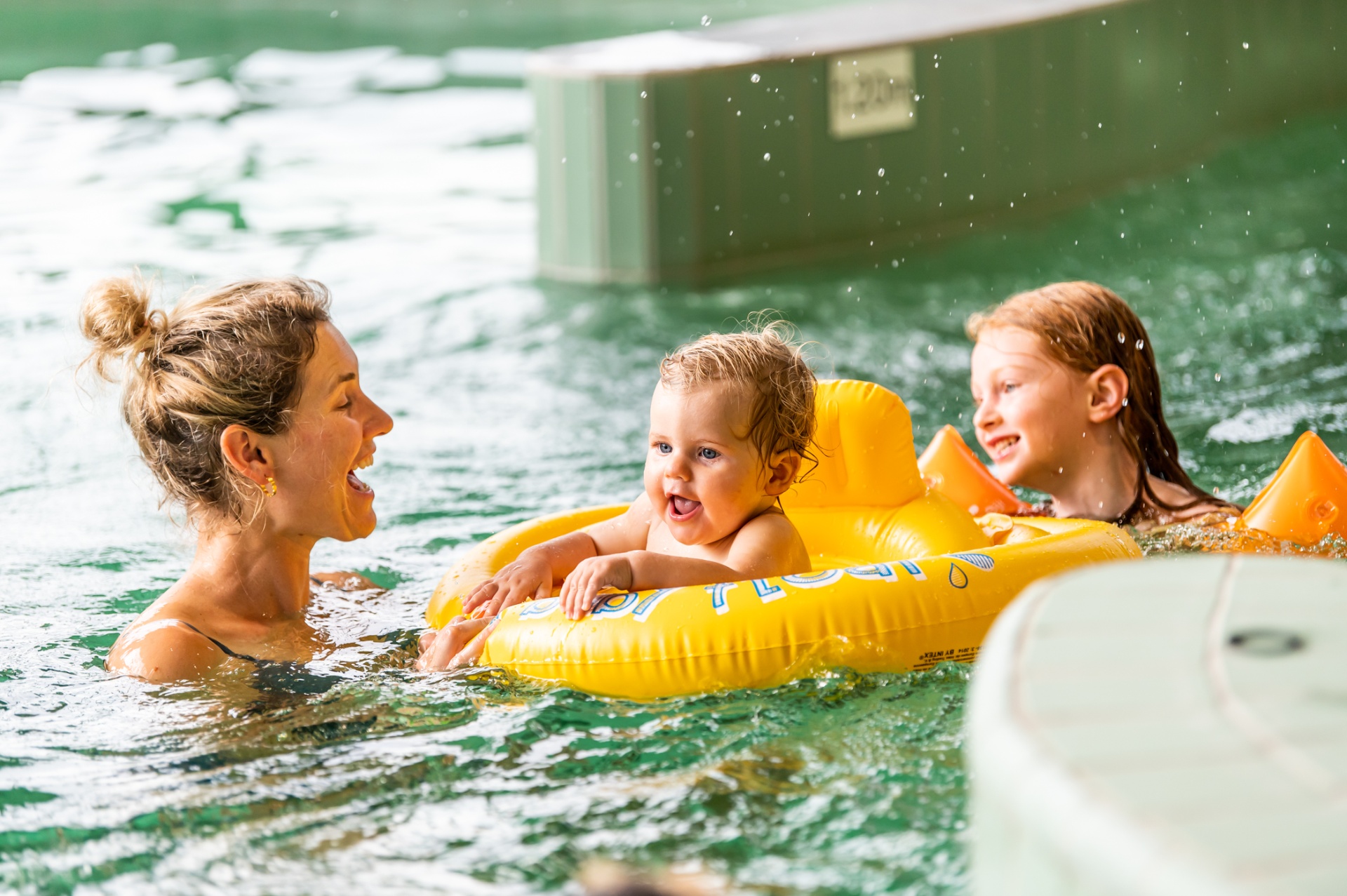 Lago zwembad — recreatie bij Camping Kerlinga